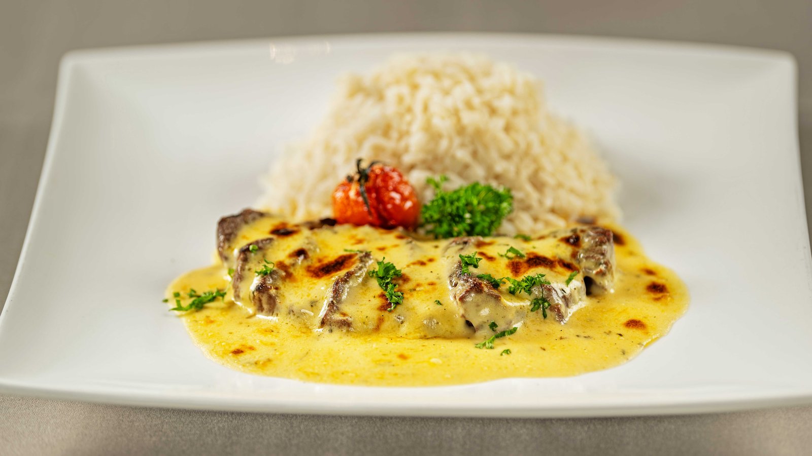Bistro Weinfelden Essen Filet Überbacken mit Reis